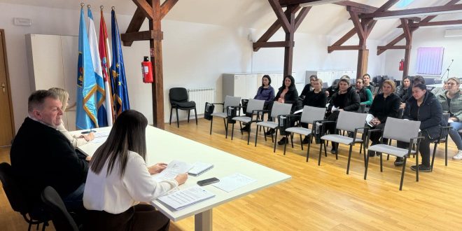 ODRŽAN MJESEČNI KOORDINACIJSKI SASTANAK PROJEKATA “ZAŽELI ZA BOLJE BRINJE” I “DODIR ISPRUŽENE RUKE”