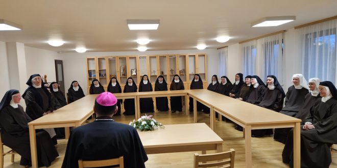 Tečaj za priorice i učiteljice novakinja u gospićkom Karmelu