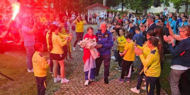 Otočac s ponosom dočekao Jelenu Marincel – petu na svijetu!