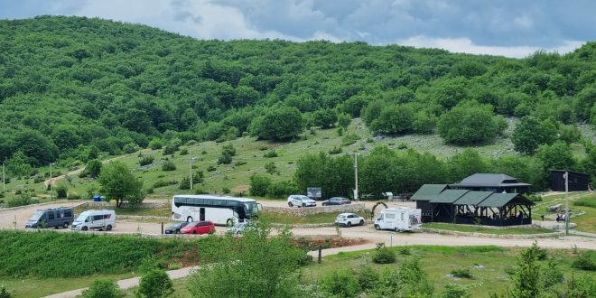 SUTRA OTVORENJE DJEČJE PLANINARSKE POUČNE STAZE U PEĆINSKOM PARKU GRABOVAČA