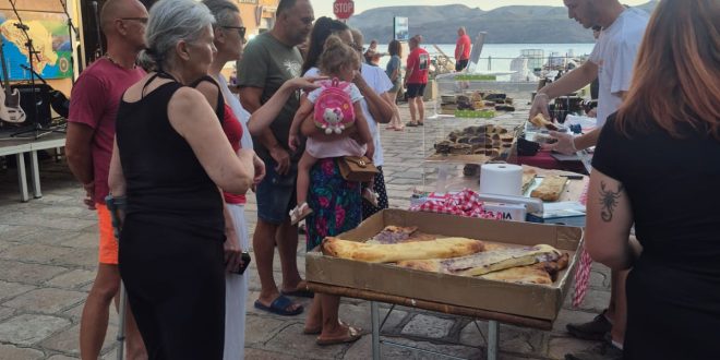Lička seljačka tržnica “LiST” održana u Karlobagu