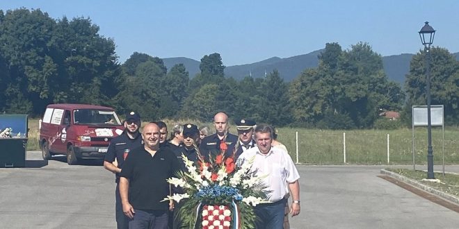 POLAGANJEM VIJENACA ZAPOČELO JE OBILJEŽAVANJE DANA OPĆINE BRINJE I BLAGDANA VELIKE GOSPE