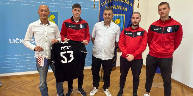 Na prijemu kod župana Petryja predstavnici Malonogometnog kluba Lika Šport