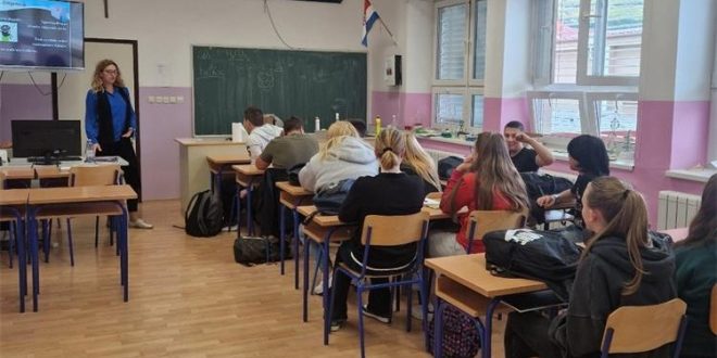 U Korenici povodom obilježavanja Europskog dana suzbijanja trgovanja ljudima održana predavanja u školama
