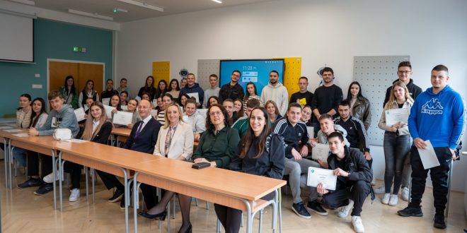 Regionalni znanstveni centar – Podružnica Lika, u suradnji s Ličko-senjskom županijom, nastavlja s provedbom programa „Želim znati više“