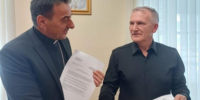 GOSPIĆKO-SENJSKI BISKUP msgr. MARKO MEDO POTPISAO IZJAVU O ODRICANJU PRAVA NA NATURALNU RESTITUCIJU (POVRAT) OŽEGOVIĆIANUMA