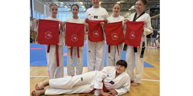 Pet mladih članica Taekwondo kluba Otočac položilo za crne pojaseve