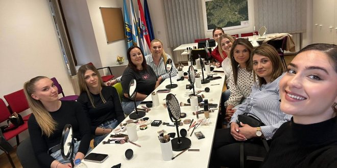 Udruga Pavenka iz Brinja organizirala radionicu “Našminkaj se sama”!